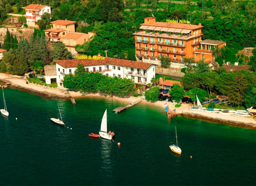 Hotel Nike Brenzone sul Garda Exterior photo