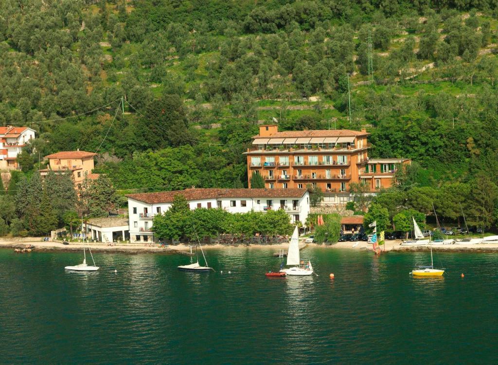Hotel Nike Brenzone sul Garda Exterior photo