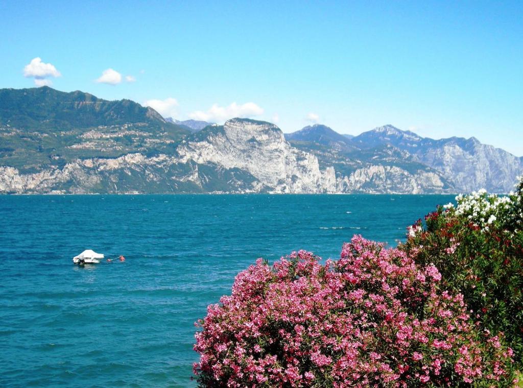 Hotel Nike Brenzone sul Garda Exterior photo